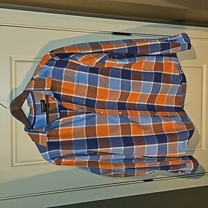 CONSENSUS men's plaid button-up Size L